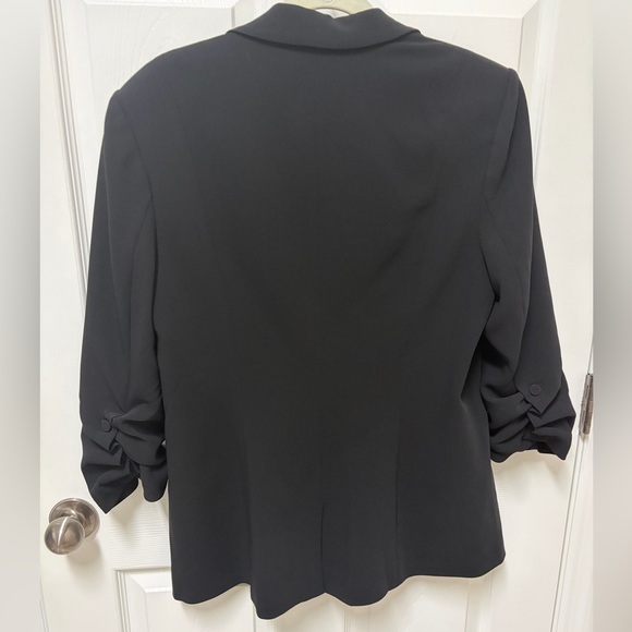 Cinq à Sept Classic Black Blazer - Picture 5 of 6